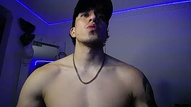 Snapshot of strongboy_ chatting on 19, 1, 2025 strongboy online show from 19, 1, 2025