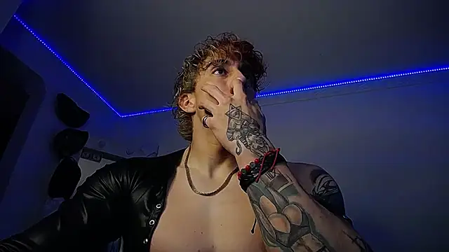 Snapshot of strongboy_ chatting on 16, 3, 2025 strongboy online show from 16, 3, 2025