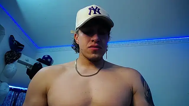 Snapshot of strongboy_ chatting on 20, 9, 2025 strongboy online show from 20, 9, 2025