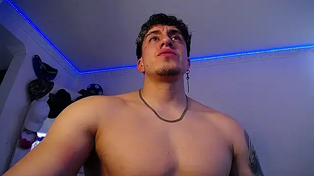 Snapshot of strongboy_ chatting on 2, 10, 2025 strongboy online show from 2, 10, 2025