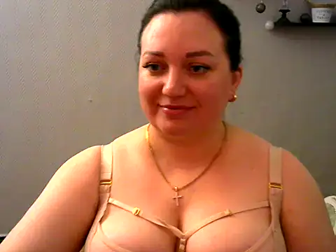 Snapshot of AmanaGi chatting on 7, 2, 2025 AmanaGi online show from 7, 2, 2025