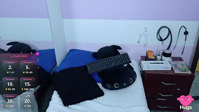 Catwhite  online show from 15, 10, 2025