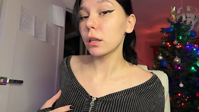 Snapshot of pinkdolly18 chatting on 26, 12, 2024 pinkdolly18 online show from 26, 12, 2024