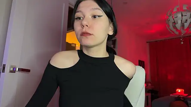 Snapshot of pinkdolly18 chatting on 14, 1, 2025 pinkdolly18 online show from 14, 1, 2025