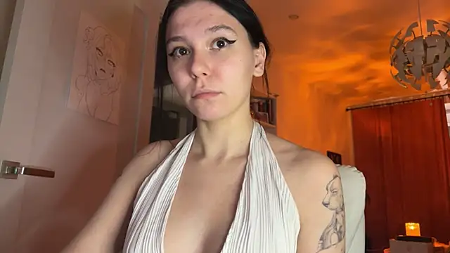 Snapshot of pinkdolly18 chatting on 12, 10, 2025 pinkdolly18 online show from 12, 10, 2025