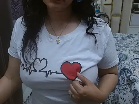 Snapshot of Lovelywife786 chatting on 21, 6, 2026 Lovelywife786 online show from 21, 6, 2026