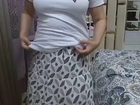 Snapshot of Lovelywife786 chatting on 21, 6, 2026 Lovelywife786 online show from 21, 6, 2026