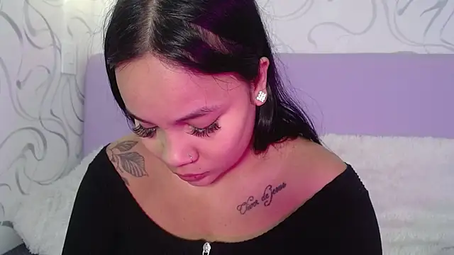 EmilyQueen3x online show from 5, 11, 2025