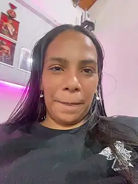 Snapshot of ArielleMillerr chatting on 10, 1, 2025 ArielleMillerr online show from 10, 1, 2025