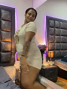 Snapshot of ArielleMillerr chatting on 28, 1, 2025 ArielleMillerr online show from 28, 1, 2025