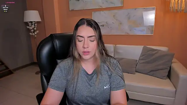 Snapshot of MartinnaBonnet chatting on 6, 1, 2025 MartinnaBonnet online show from 6, 1, 2025