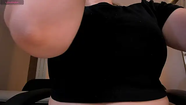 Snapshot of MartinnaBonnet chatting on 13, 2, 2025 MartinnaBonnet online show from 13, 2, 2025