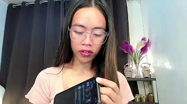 Snapshot of Emma_Jones88 chatting on 15, 2, 2025 Emma Jones88 online show from 15, 2, 2025