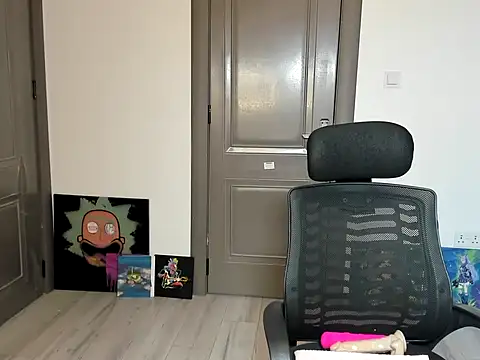  Hello Titty  online show from 25, 4, 2026