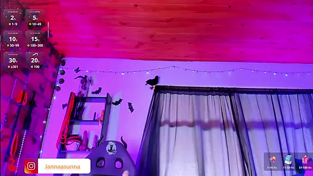 Snapshot of EmmaRusso chatting on 28, 9, 2025 EmmaRusso online show from 28, 9, 2025