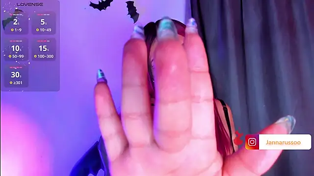 Snapshot of EmmaRusso chatting on 9, 10, 2025 EmmaRusso online show from 9, 10, 2025