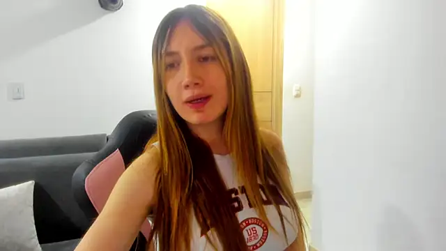 Snapshot of horny__molly_ chatting on 5, 11, 2025 horny molly online show from 5, 11, 2025