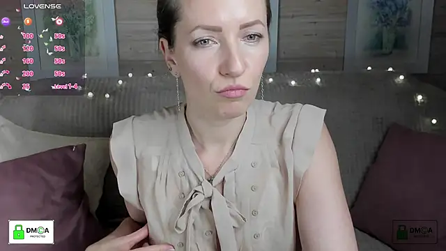 Queenymel online show from 9, 11, 2025