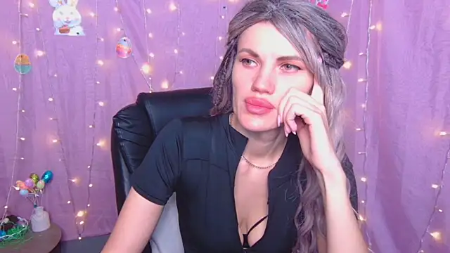 MilaLoona online show from 10, 4, 2026