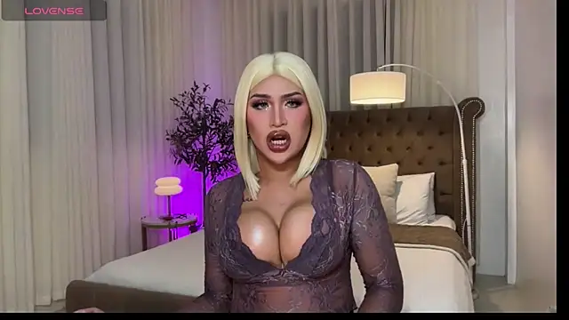 Snapshot of Your_Majesty_Tyra chatting on 2, 5, 2026 Your Majesty Tyra online show from 2, 5, 2026