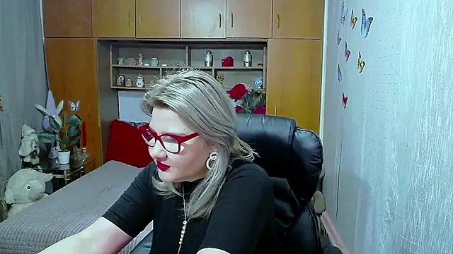 LucilleFenlys online show from 24, 3, 2026