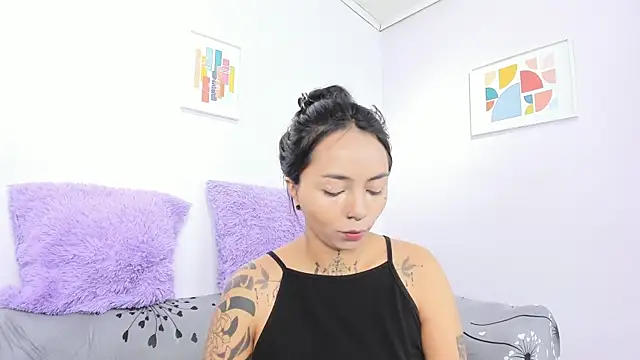 miss soffi  online show from 14, 10, 2025