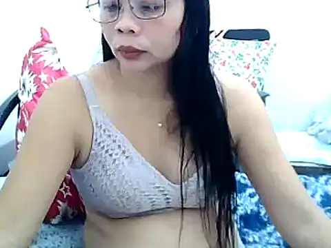 pinay milfxx online show from 4, 1, 2025
