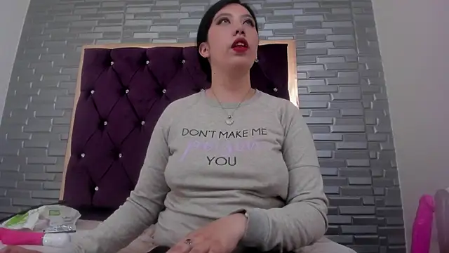 Snapshot of AntoneellaF chatting on 15, 1, 2025 AntoneellaF online show from 15, 1, 2025