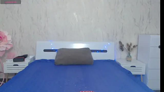 ZoeGrant online show from 27, 2, 2025