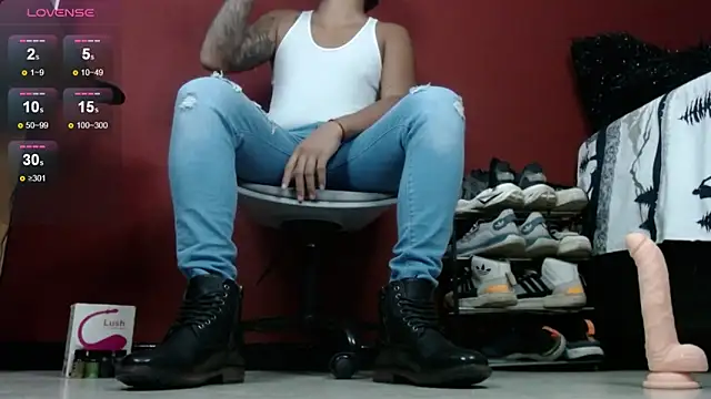 TomLover 12 online show from 6, 12, 2024