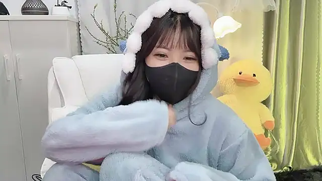 Mya Lee online show from 20, 1, 2025