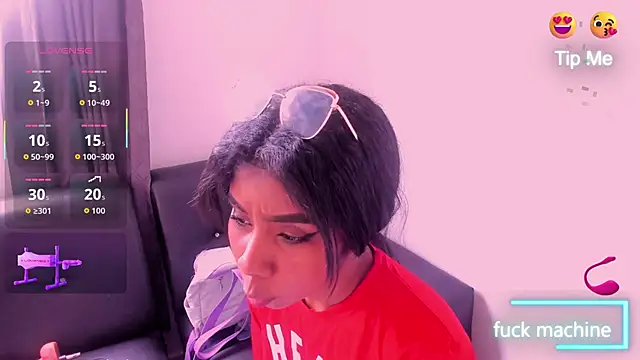 Snapshot of CuteEbony1 chatting on 29, 9, 2025 CuteEbony1 online show from 29, 9, 2025