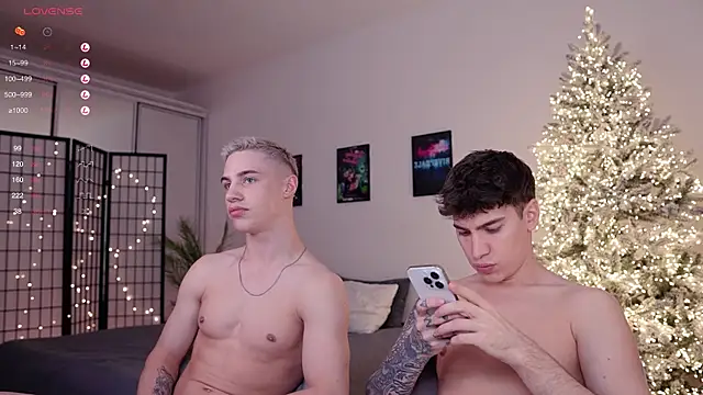 Snapshot of Evan__White_ chatting on 27, 12, 2024 Evan  White  online show from 27, 12, 2024