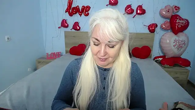 BlondyLeeBest online show from 9, 2, 2025