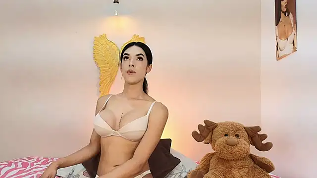 Snapshot of salome_Collins_1 chatting on 6, 11, 2025 salome Collins 1 online show from 6, 11, 2025