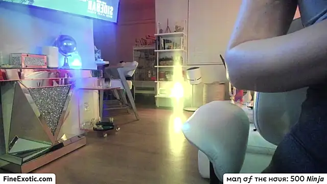 Snapshot of Vesaaa chatting on 19, 2, 2025 Vesaaa online show from 19, 2, 2025