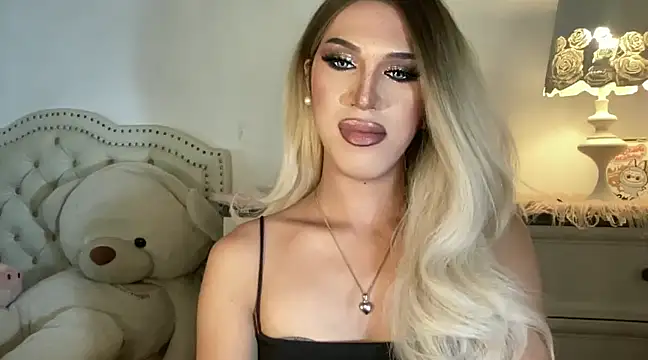 Ts glamxxxx online show from 25, 2, 2025