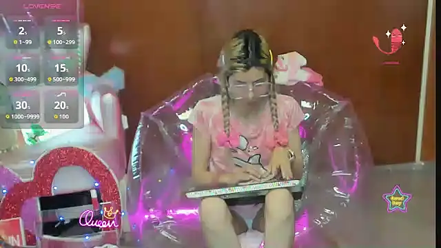 Snapshot of Skinygirl chatting on 10, 2, 2026 Skinygirl online show from 10, 2, 2026