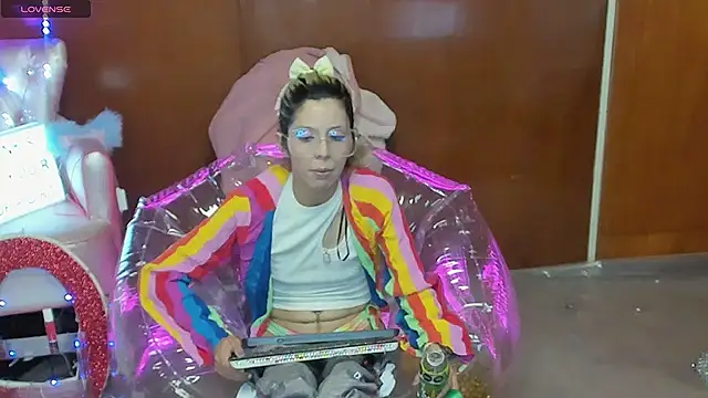 Skinygirl online show from 23, 3, 2026