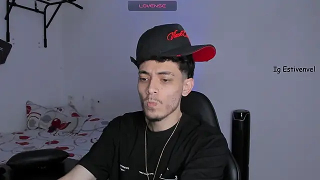 Snapshot of steve_latin chatting on 24, 10, 2025 steve latin online show from 24, 10, 2025