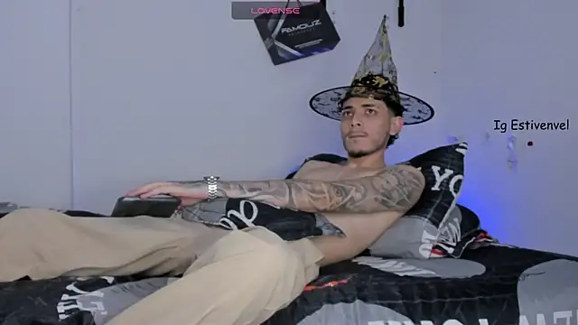 Snapshot of steve_latin chatting on 29, 10, 2025 steve latin online show from 29, 10, 2025