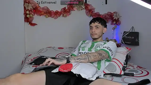 Snapshot of steve_latin chatting on 23, 11, 2025 steve latin online show from 23, 11, 2025