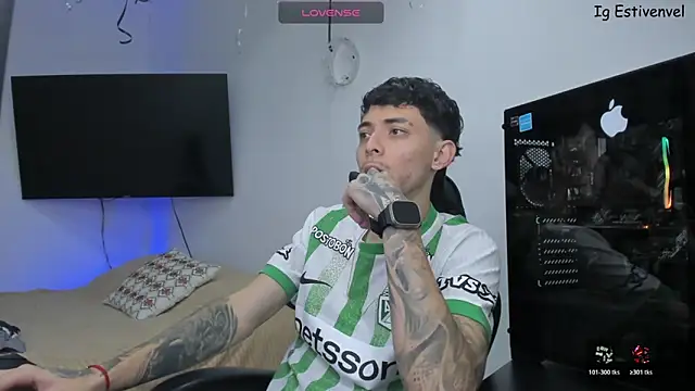 Snapshot of steve_latin chatting on 15, 2, 2026 steve latin online show from 15, 2, 2026