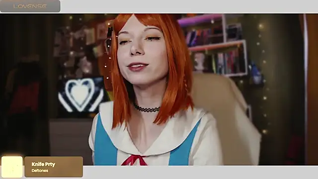 Snapshot of freya_sunny chatting on 1, 2, 2025 freya sunny online show from 1, 2, 2025