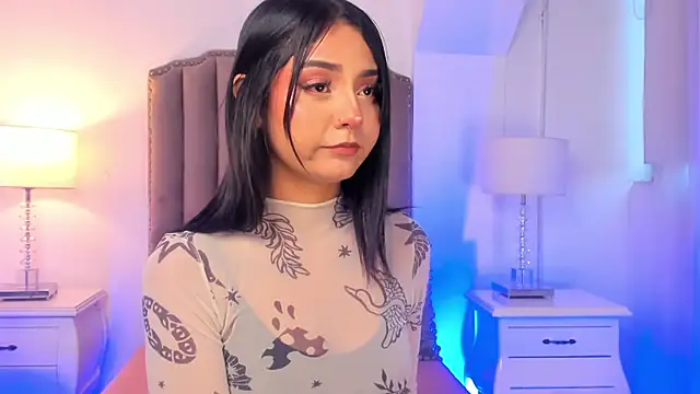 Snapshot of Emma_Torres__ chatting on 17, 12, 2024 Emma Torres online show from 17, 12, 2024