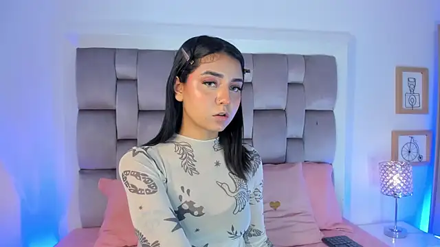 Snapshot of Emma_Torres__ chatting on 29, 12, 2024 Emma Torres online show from 29, 12, 2024