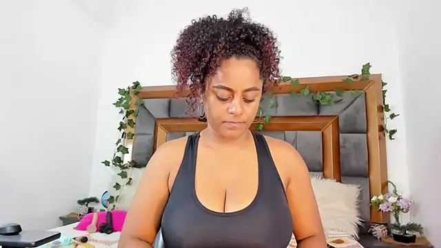 BellaKarla online show from 11, 3, 2025