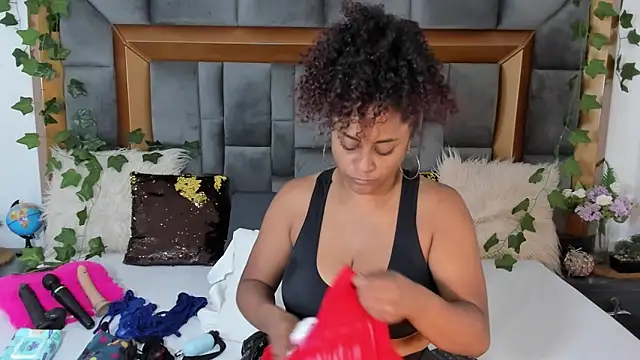 BellaKarla online show from 18, 3, 2025