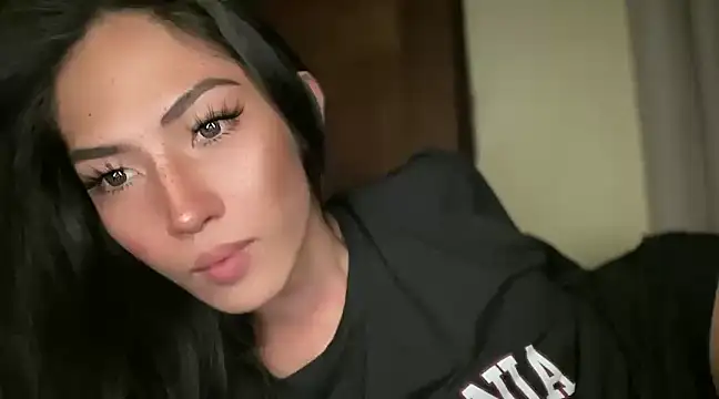 Snapshot of Bella_Gordon chatting on 14, 1, 2025 Bella Gordon online show from 14, 1, 2025