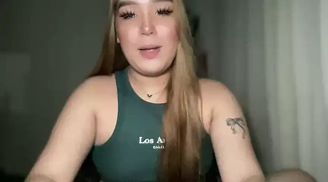 Snapshot of MissCataleyaxxx chatting on 4, 1, 2025 MissCataleyaxxx online show from 4, 1, 2025